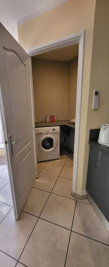 Maison 130M2, Terrasse 70 M2 Sud, 1A7 Pers, 3 Chbres Avec Tv Et Clim Pierrelatte 0*,