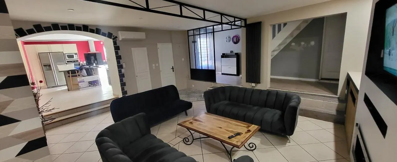 Maison 130M2, Terrasse 70 M2 Sud, 1A7 Pers, 3 Chbres Avec Tv Et Clim Pierrelatte