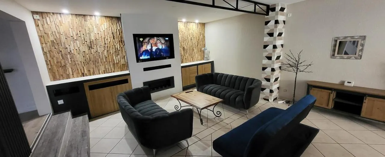 Holiday home Maison 130M2, Terrasse 70 M2 Sud, 1A7 Pers, 3 Chbres Avec Tv Et Clim Pierrelatte