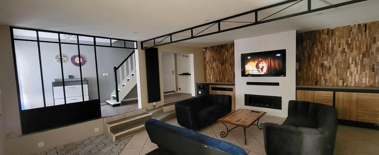 Maison 130M2, Terrasse 70 M2 Sud, 1A7 Pers, 3 Chbres Avec Tv Et Clim Pierrelatte France