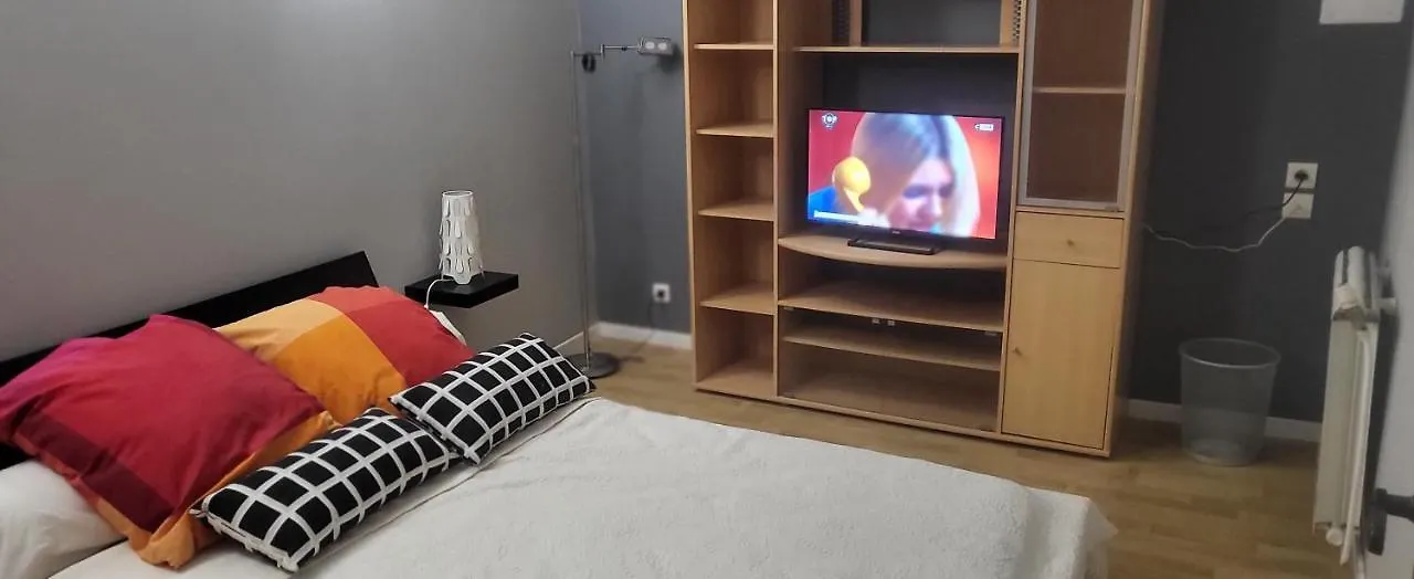 Maison 130M2, Terrasse 70 M2 Sud, 1A7 Pers, 3 Chbres Avec Tv Et Clim Pierrelatte France