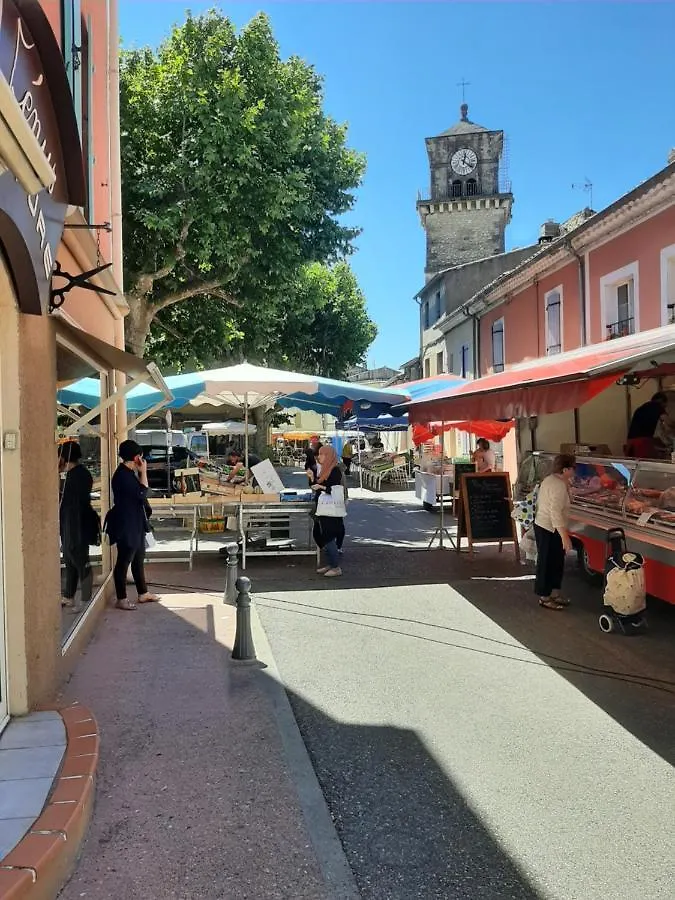 Maison 130M2, Terrasse 70 M2 Sud, 1A7 Pers, 3 Chbres Avec Tv Et Clim Pierrelatte Holiday home