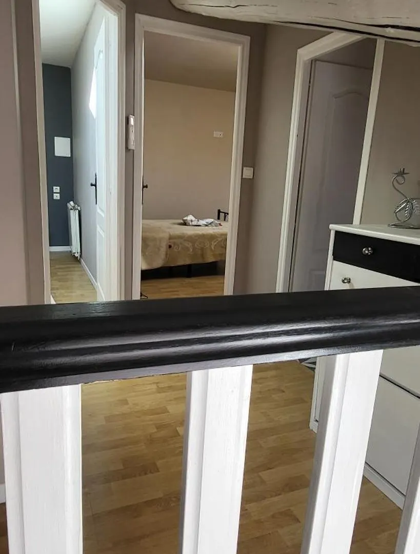 Holiday home Maison 130M2, Terrasse 70 M2 Sud, 1A7 Pers, 3 Chbres Avec Tv Et Clim Pierrelatte