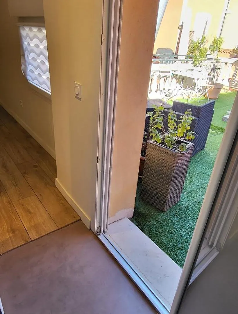 Maison 130M2, Terrasse 70 M2 Sud, 1A7 Pers, 3 Chbres Avec Tv Et Clim Pierrelatte