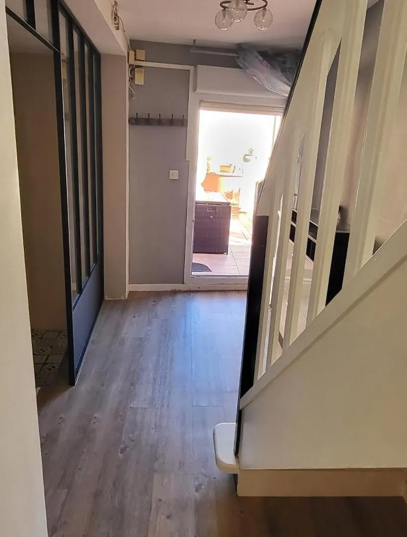 Maison 130M2, Terrasse 70 M2 Sud, 1A7 Pers, 3 Chbres Avec Tv Et Clim Pierrelatte Holiday home