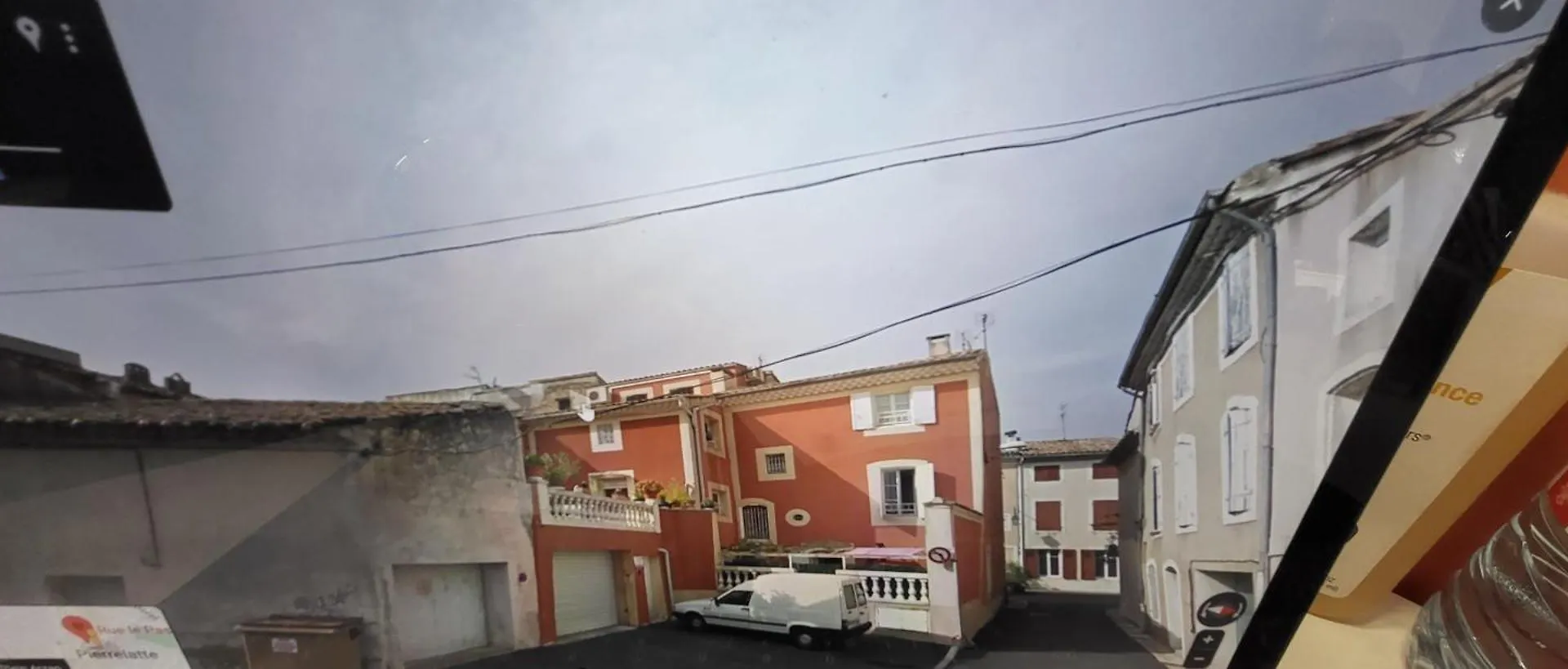 Maison 130M2, Terrasse 70 M2 Sud, 1A7 Pers, 3 Chbres Avec Tv Et Clim Pierrelatte France