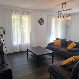 Appartement Le Grand Méas Superbe Au Calme, Pierrelatte